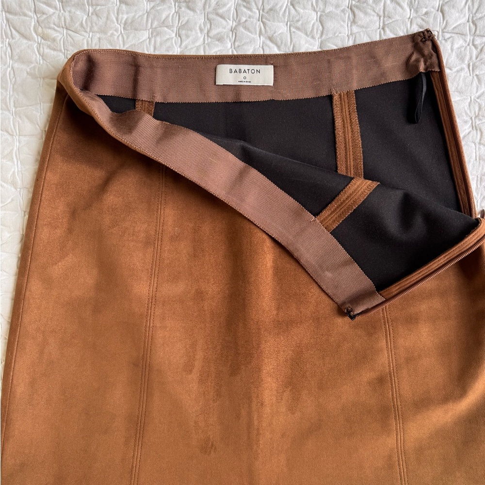 Aritzia Babaton Hopper Faux Suede Rich Brown Mini Skirt - Picture 4 of 5